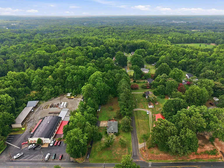 3629 Pleasant Garden Rd — Photo 38