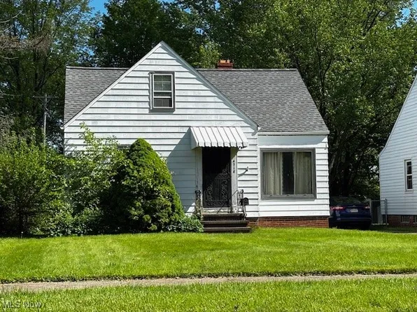 4718 Sheraton Dr, Parma, OH 44134