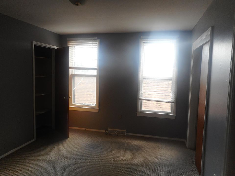 1st image of 306 John St #2