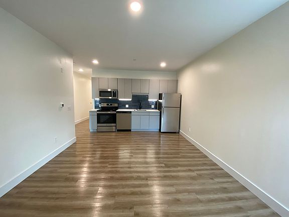 4th image of 1 Park Rd #404