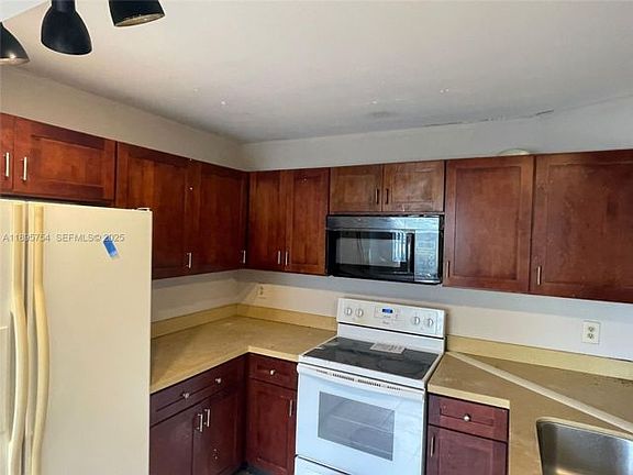 4th image of 103-28-479 NE 210th Circle Ter #10328