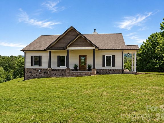 2nd image of 14 Daisy Ln