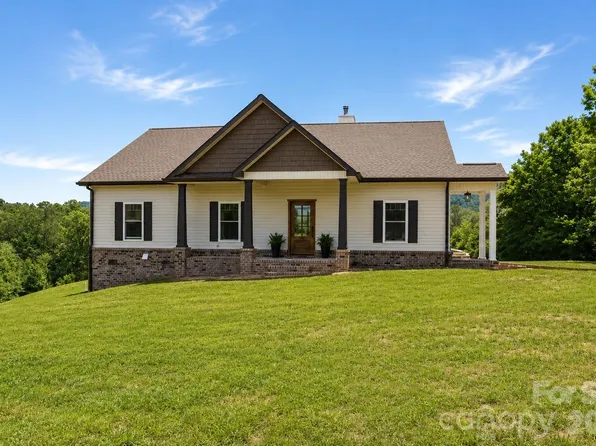 14 Daisy Ln, Taylorsville, NC 28681