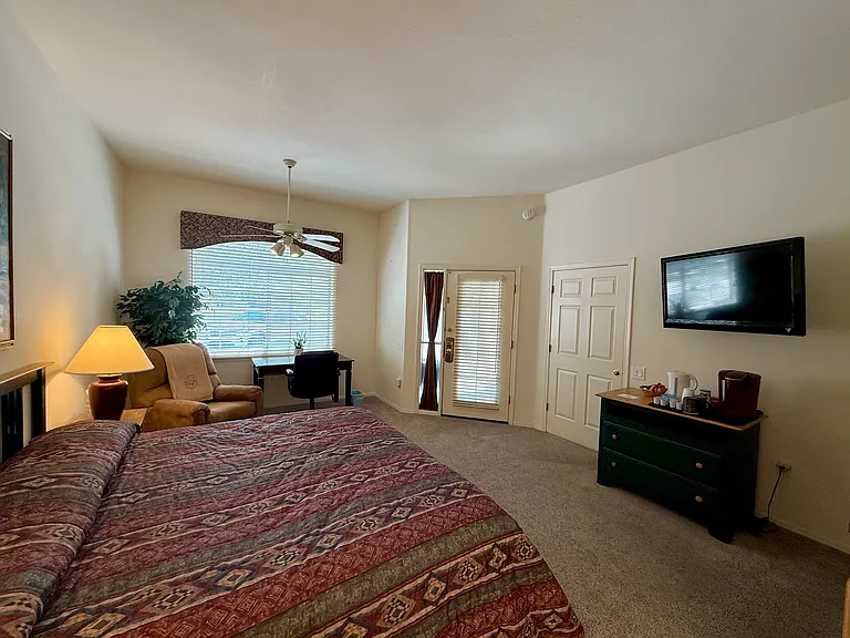 4685 S Tropicana Dr — Photo 19