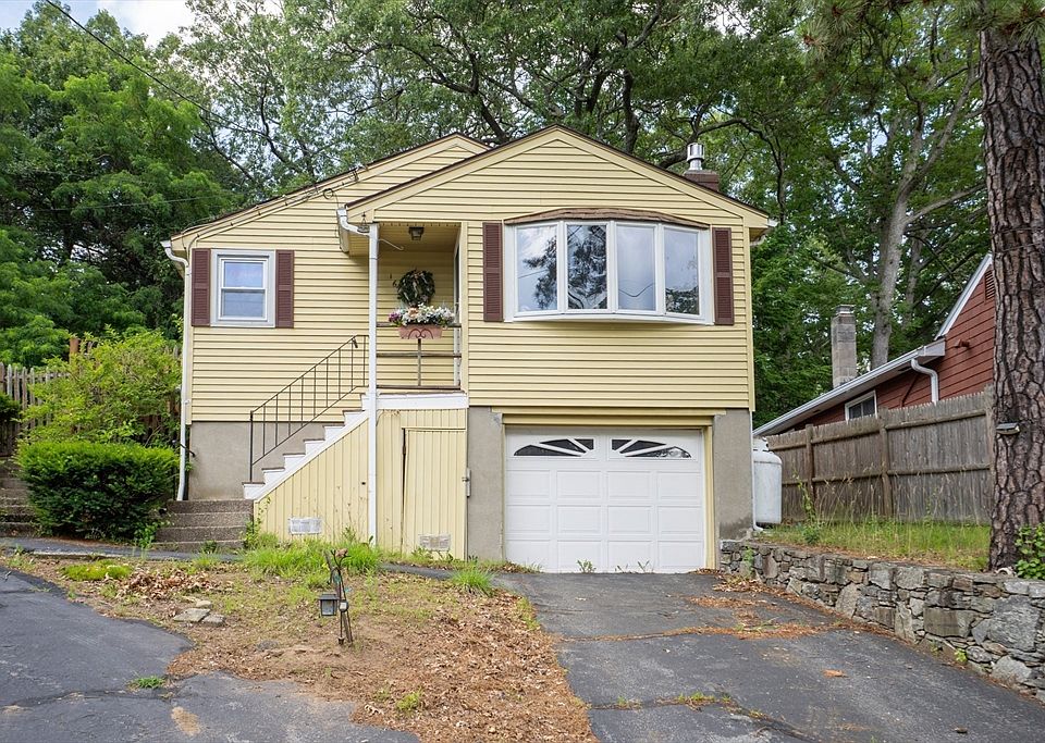 1st image of 164 Lakeshore Dr
