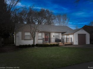 1564 Penistone St, Birmingham, MI 48009