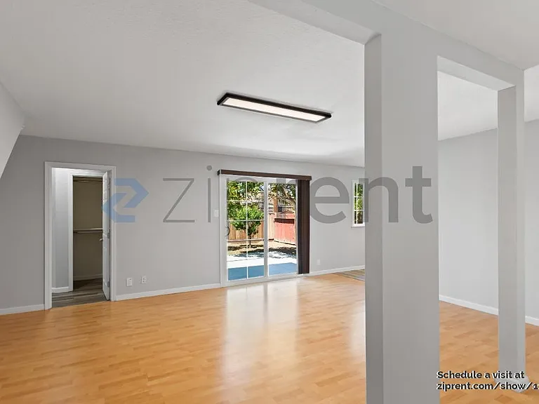 4726 Armour Dr — Photo 4