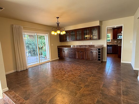 4th image of 166 Country Club Dr