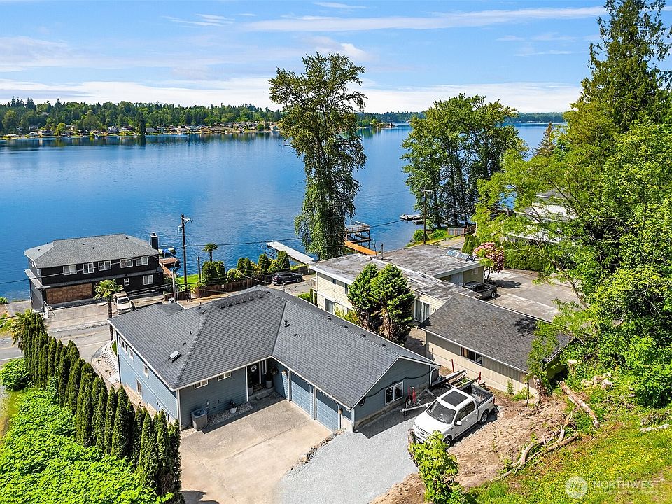 1st image of 423 S Lake Stevens Road