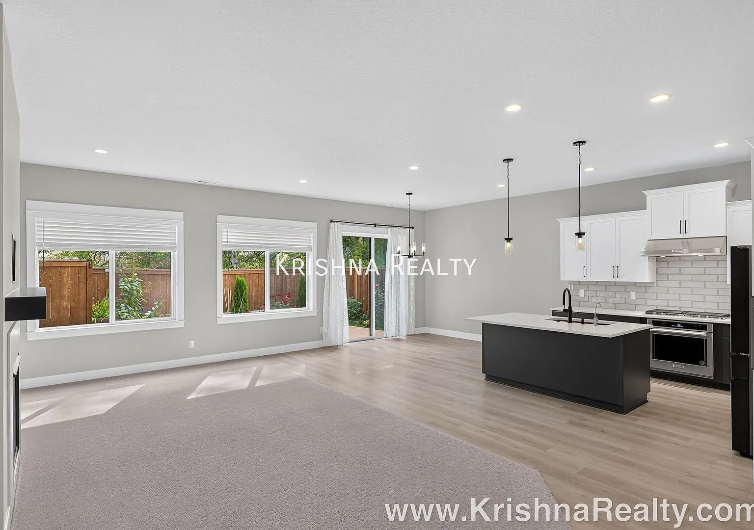 Gorgeous New Modern Farmhouse | 4 BD | 2.5 BA | Single-Family Home | Hosford Farms Community | No... — Photo 3