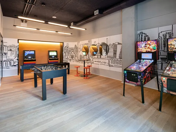 30-77 Vernon Boulevard image 23 of 27