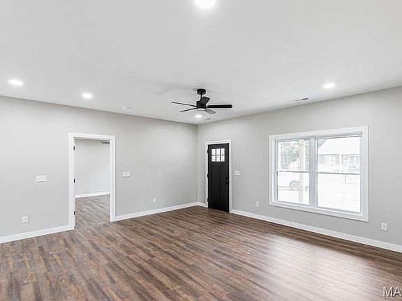 4th image of 403 Mosel Way