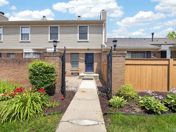 22204 Pondview, Novi, MI 48375