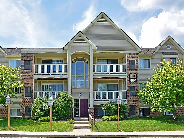 Windsor Place Apartments — Photo 16