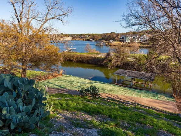 1007 Laguna Vista Ct, Granbury, TX 76048