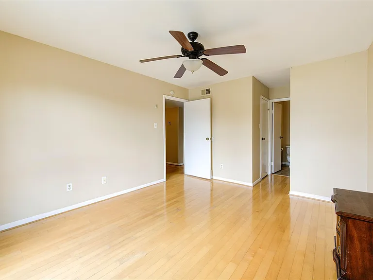 3055 Walnut Bend Ln #21 — Photo 15
