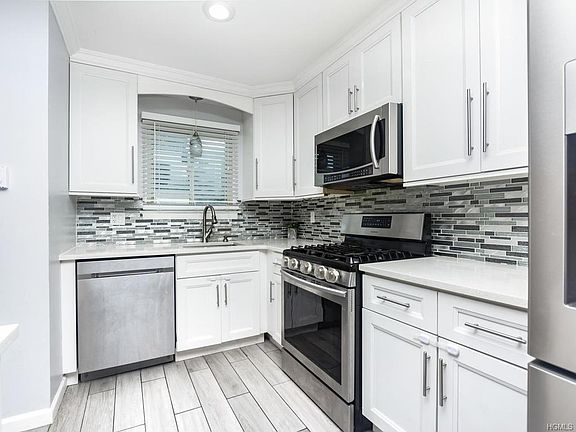 3rd image of 2504 Village Dr