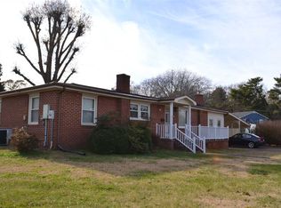 120 Crestview Dr, Forest City, NC 28043