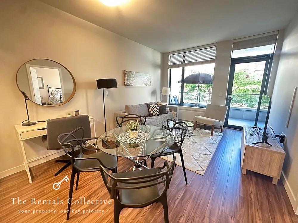 1 bed, 733 sqft, $3,190 — Photo 2