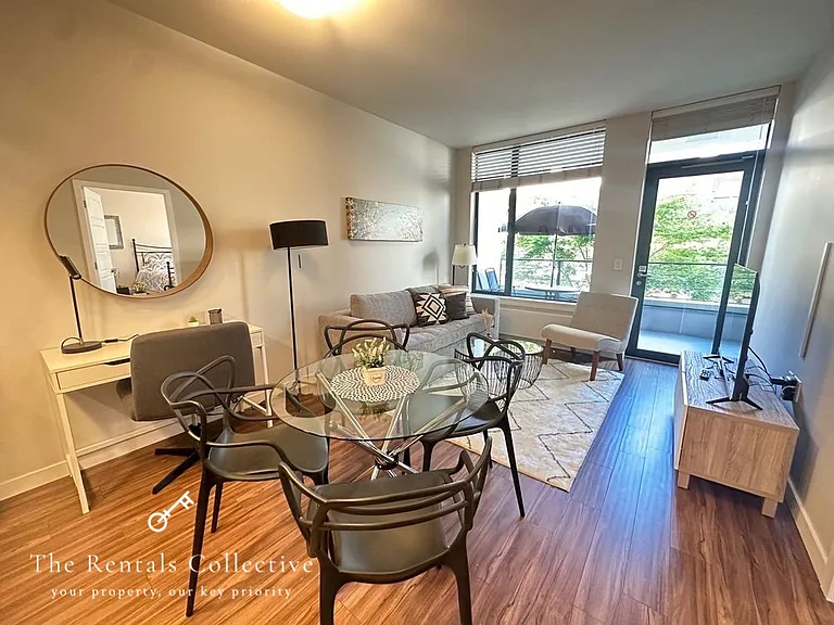 215 W 1st St #301 — Photo 10