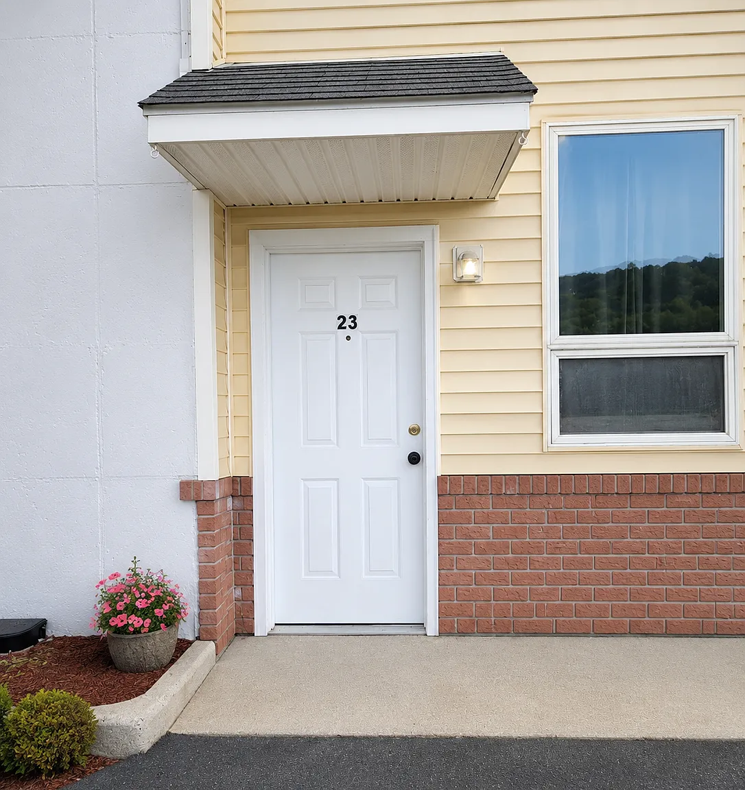 2 bed, 1400 sqft, $2,050 — Photo 1