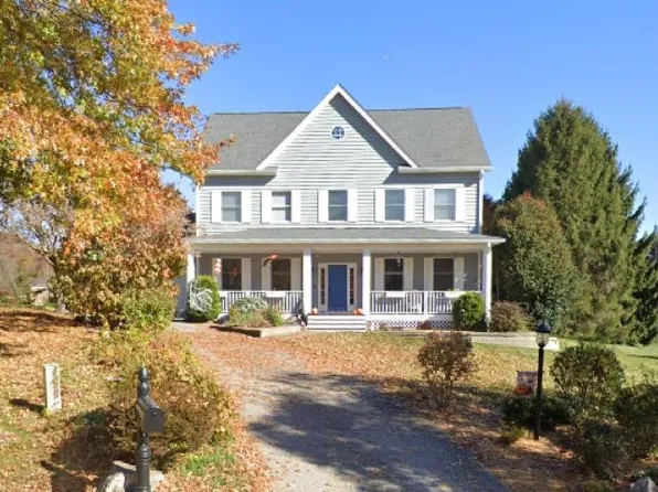 211 Talheim Cir, Blacksburg, VA 24060
