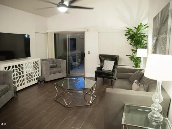 592 S Brett St, Gilbert, AZ 85296