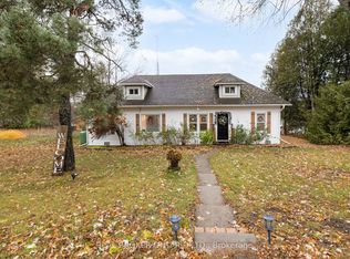 66 Bridge St, Addington Highlands, ON K0H 1L0