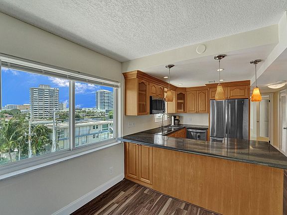 5th image of 720 Bayshore Drive #501