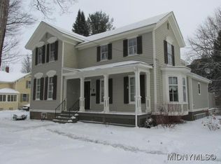 8 Elm St, Clinton, NY 13323