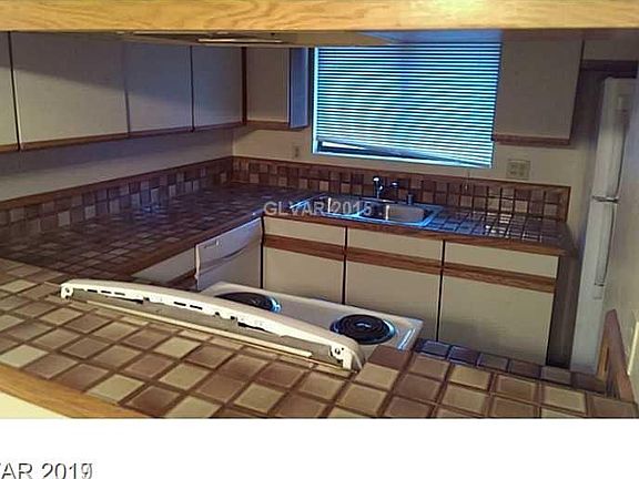 3rd image of 2080 Karen Ave #70