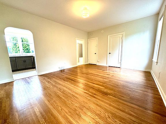 4th image of 616 N C St #3