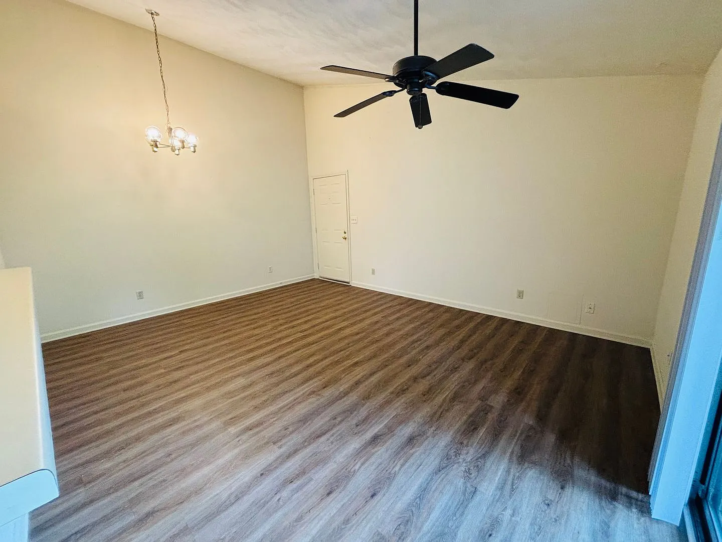 3 Bedroom 2 Bath Condo — Photo 3