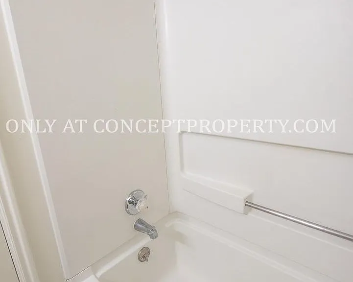 Bentwood — Photo 190