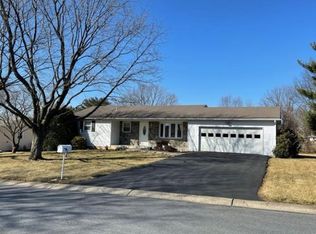 2707 Bedford Dr, Easton, PA 18045