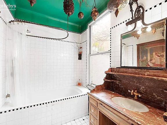 5th image of 14 E 74th St #3