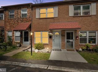 82 Park Vallei Ln, Brookhaven, PA 19015
