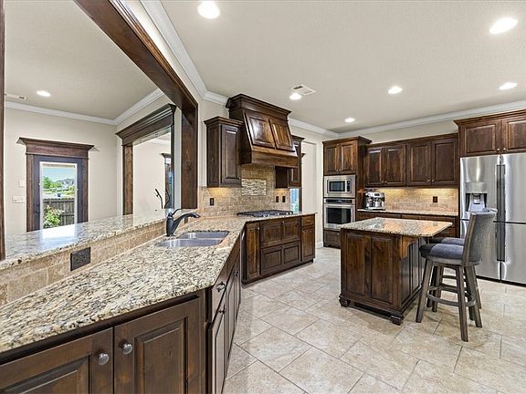3rd image of 5713 S 60th Pl