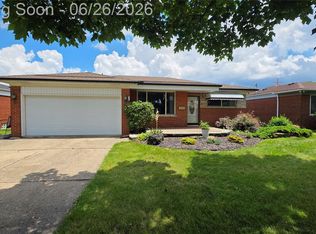 29120 Dover Ave, Warren, MI 48088