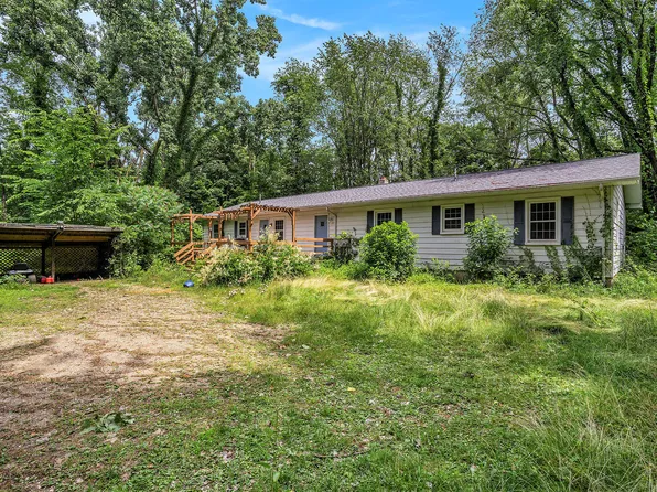 57285 60th Ave, Lawrence, MI 49064