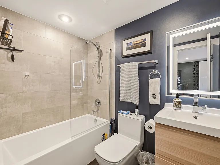 1221 Oates St NE #B — Photo 5
