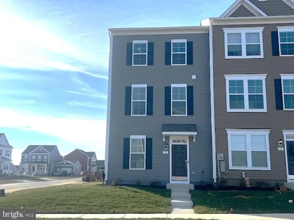 11 Abigail St, Charles Town, WV 25414