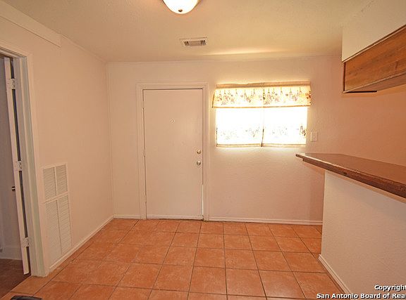 4th image of 1127 Faulk Dr