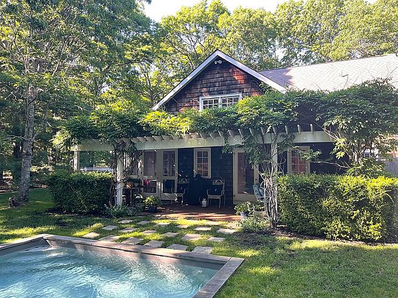 2nd image of 14 Briarcroft Dr