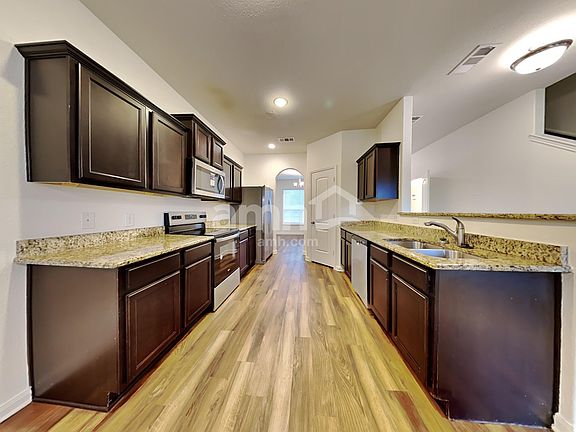 3rd image of 4704 Beaver Creek Ave