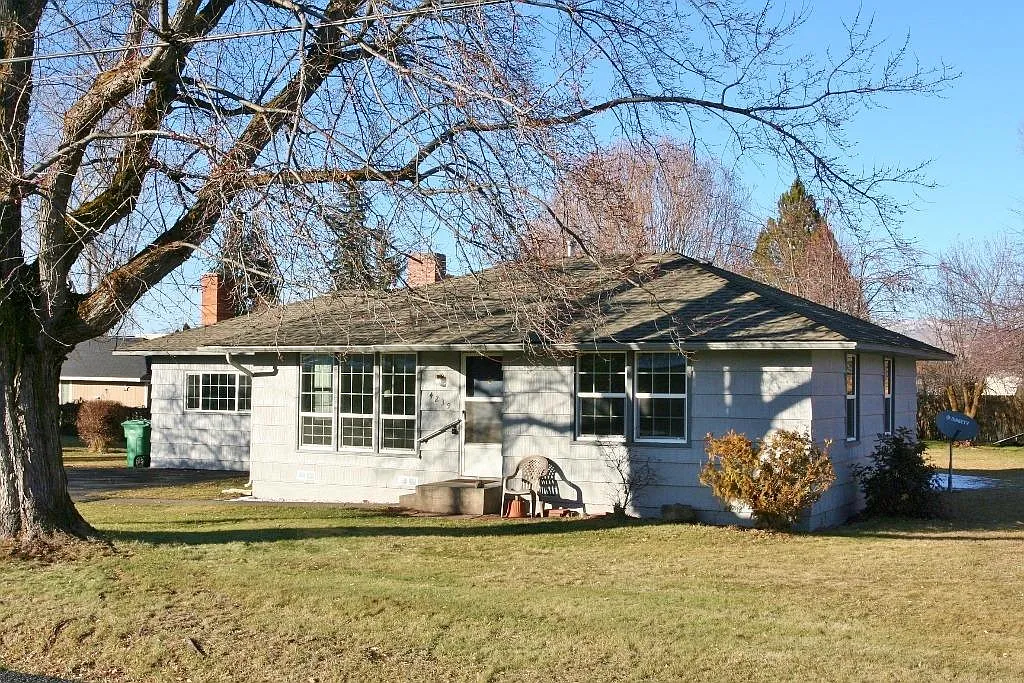 4239 Laverne Ave photo 1