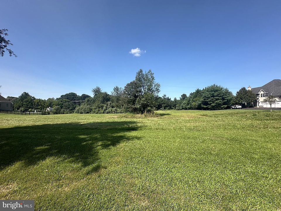 1st image of 302 Bohemia Mill Pond Dr