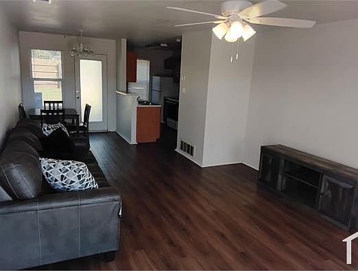 2nd image of 411 Creek St #B
