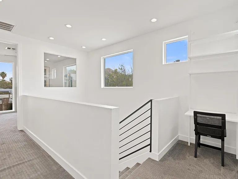 4533 E Devonshire Ave — Photo 40