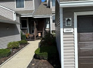 1807 Mill Pond Dr, South Windsor, CT 06074